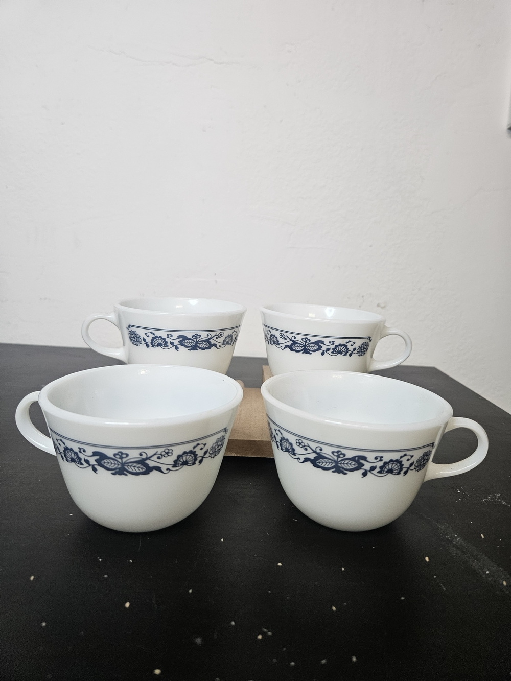 Set Of 4 Vintage Pyrex Old Town Blue Onion C Handle Tea/Coffee Cups